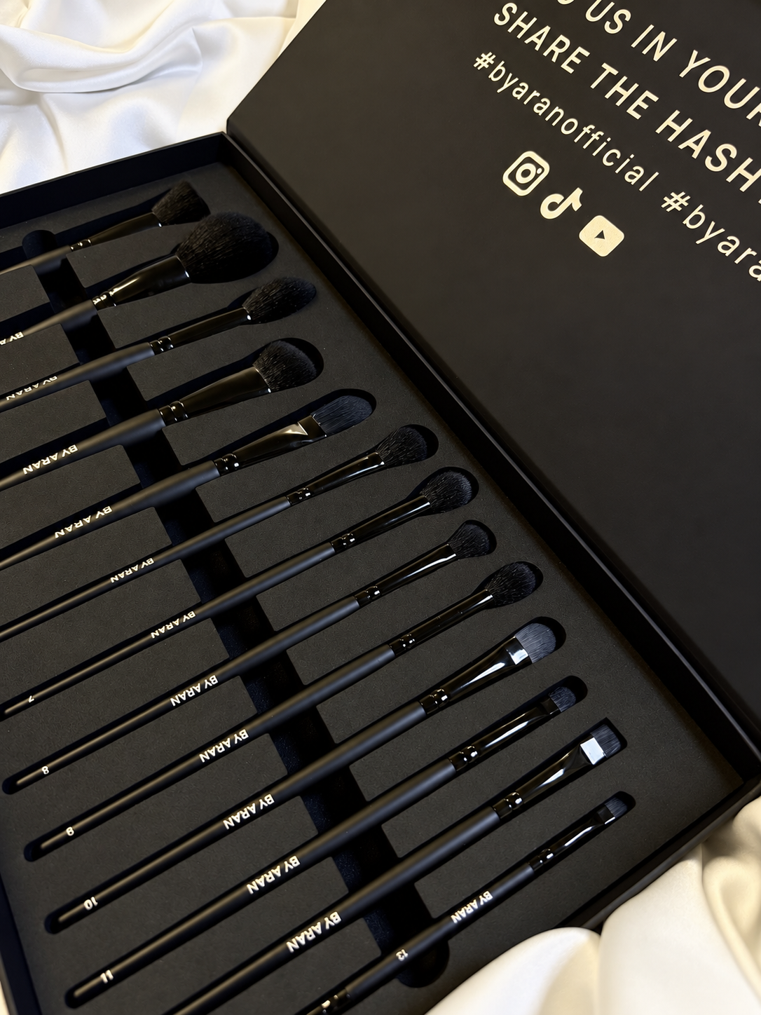 BY.ARANOFFICIAL 13-Piece Brush Set